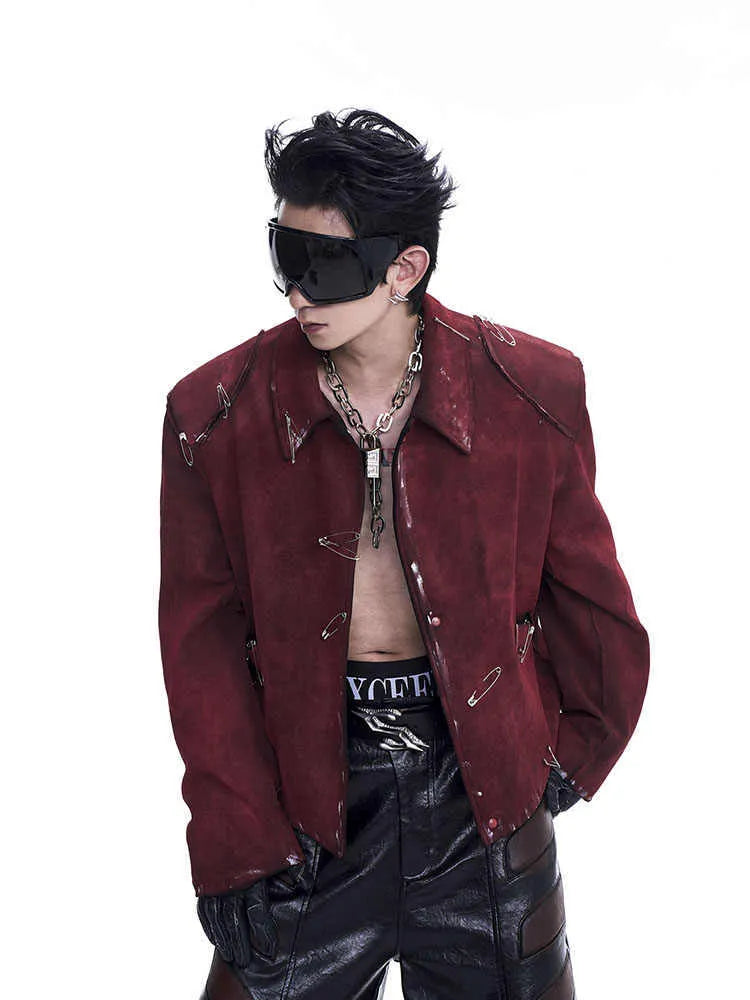 Men's loose fit thick quilted flocking decorative pin jacket coat in red with lapel collar