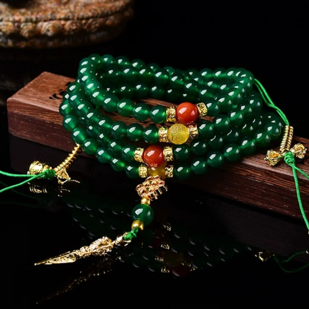 Brazil natural green agate multi-circle bracelet showing stone sizes and manual craftsmanship detail