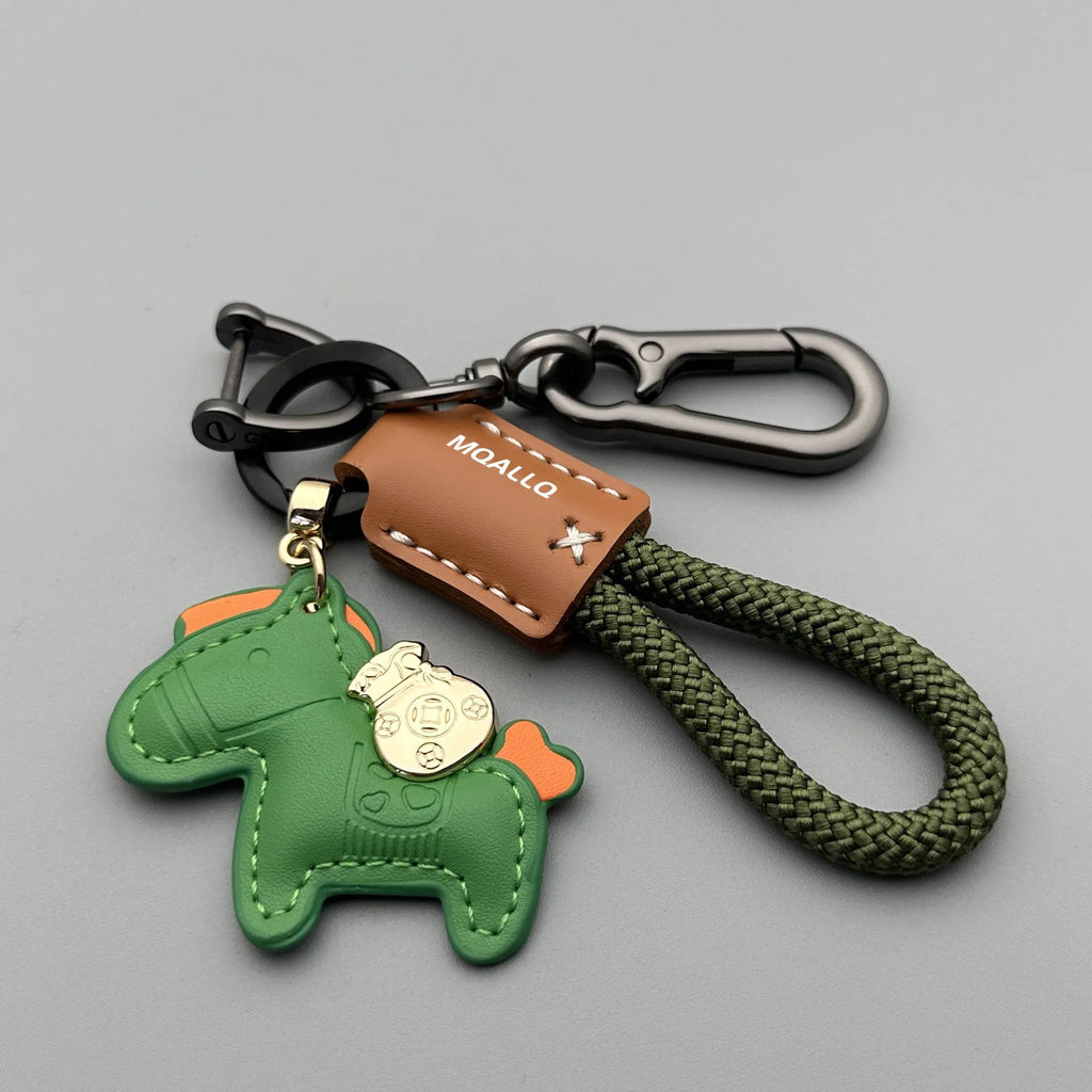 Handmade cowhide leather car keychain pendant with zinc alloy pony buckle charm