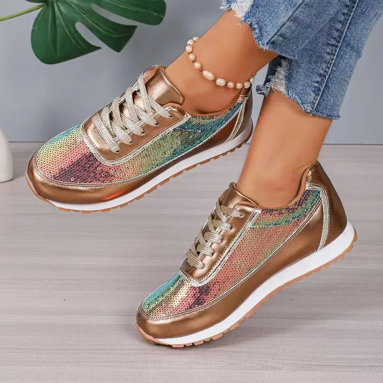Women's thick-soled casual PU leather sneaker in solid colour, square toe, available in black