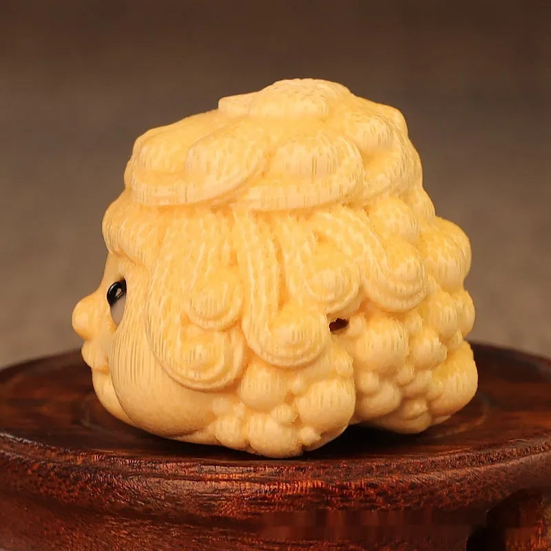 Solid bamboo carved golden Princess Toad ornament measuring 5.0cm, a cute style decorative figurine.