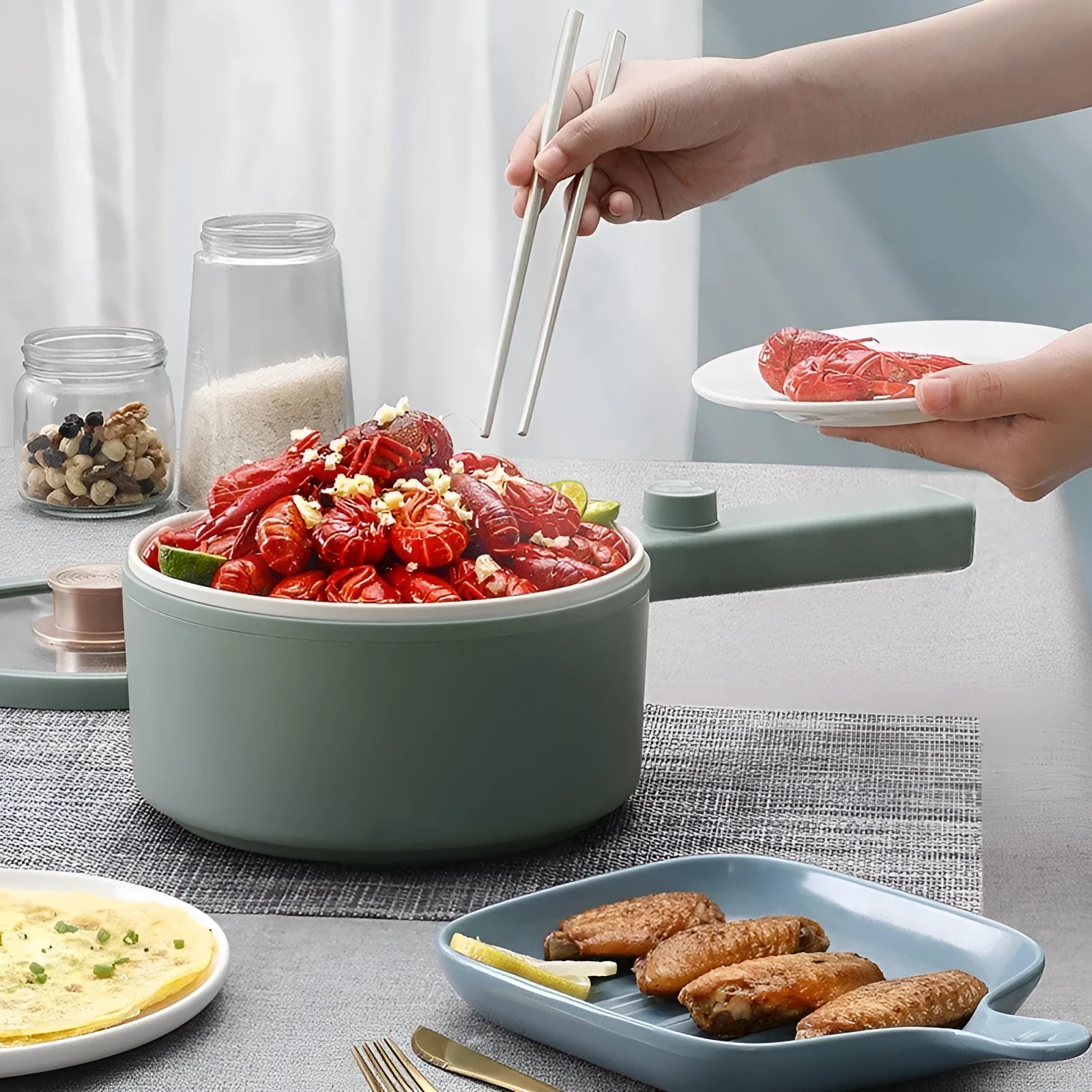 White multi-function electric pot 600W with plastic body and food-grade PP inner pot, compact dormitory cooker