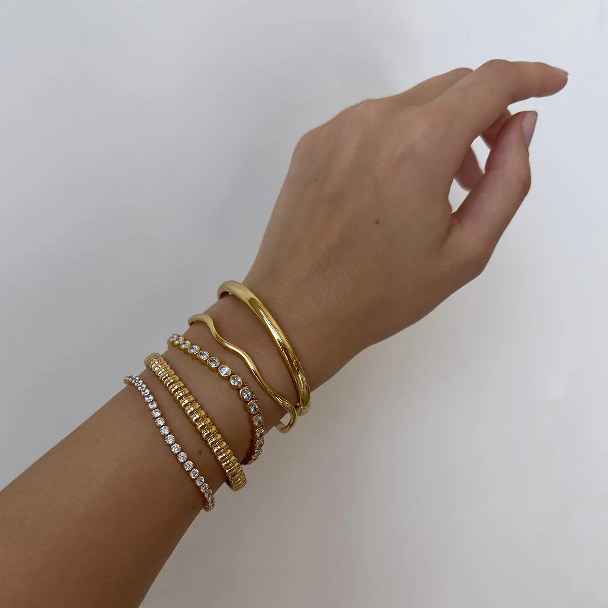 Stainless steel bracelet for women European and American style electroplated finish