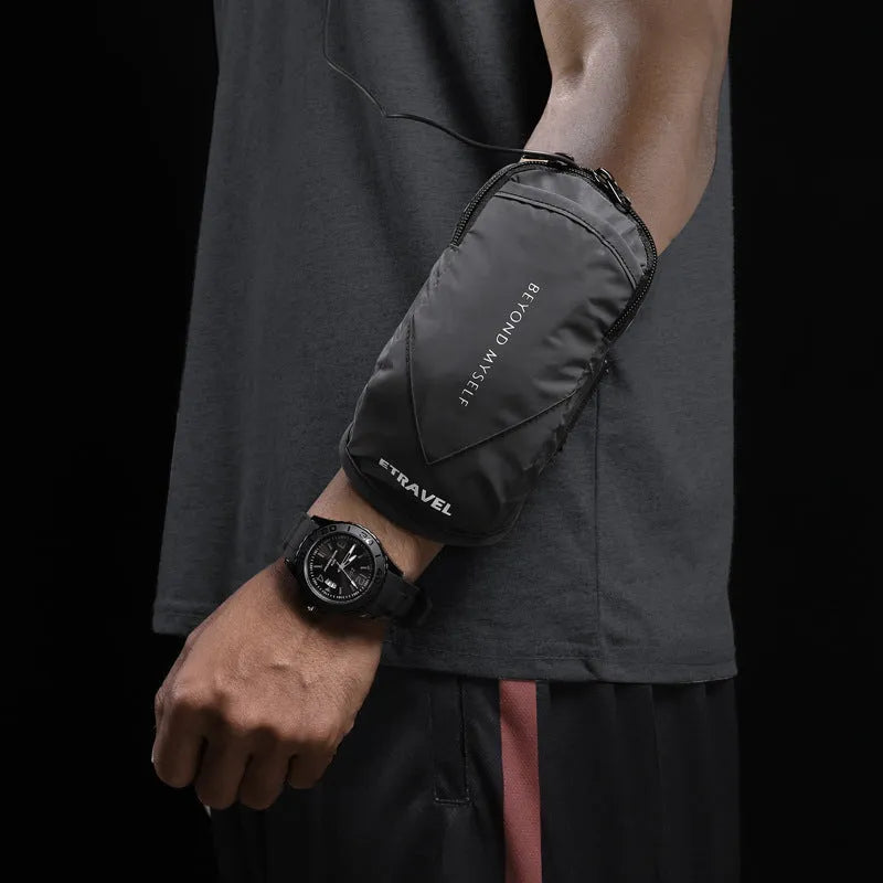 Reflective running arm bag with 7-inch capacity for outdoor sports