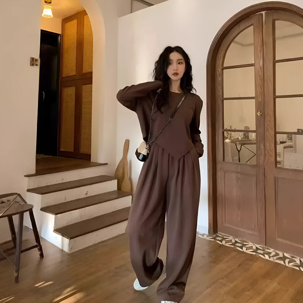 Women's brown casual sports suit with loose-fitting long sleeve top and trousers