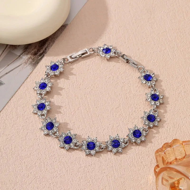 European style zinc alloy bracelet with flower design in electroplated gold and silver colours