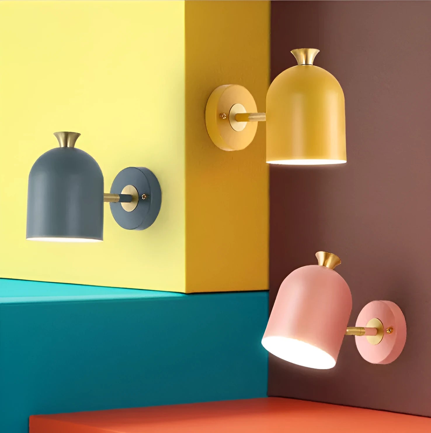 Single-head aluminium bedside wall lamp with mirror front in choice of four light colours