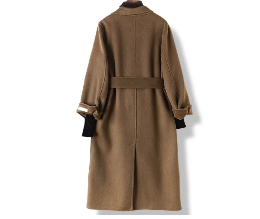 Long suit collar woolen coat in black colour for women, wool fabric
