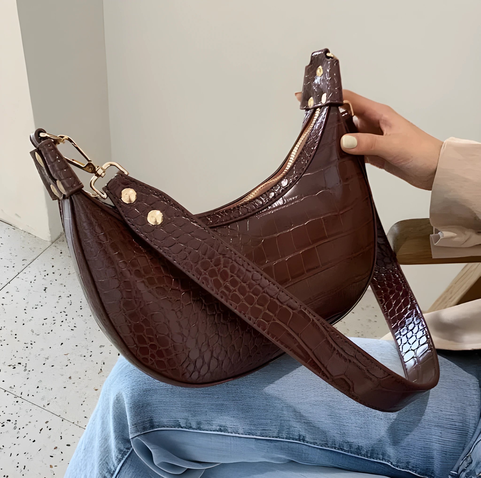 Retro PU leather crossbody bag for women, upper width 24cm, in black colour