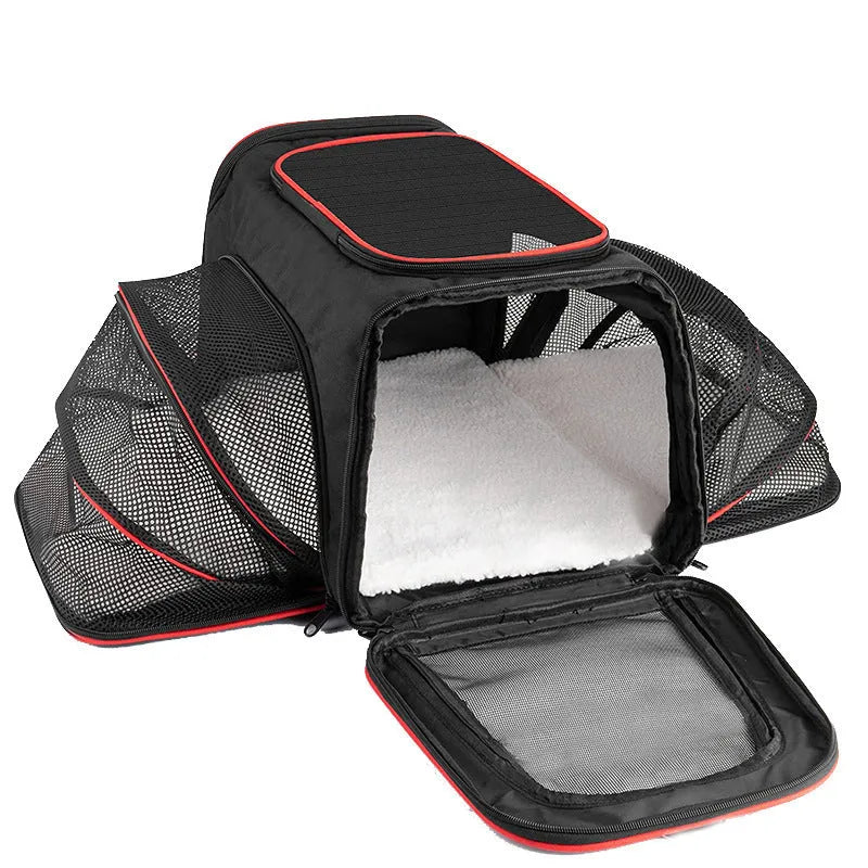 Portable cat carrier bag in 600D cation polyester material with medium-soft construction