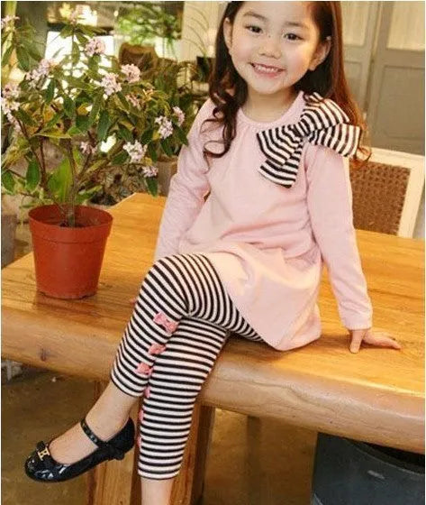 Pink cotton girl's clothing set with top and bottom pieces in sizes 110cm to 140cm