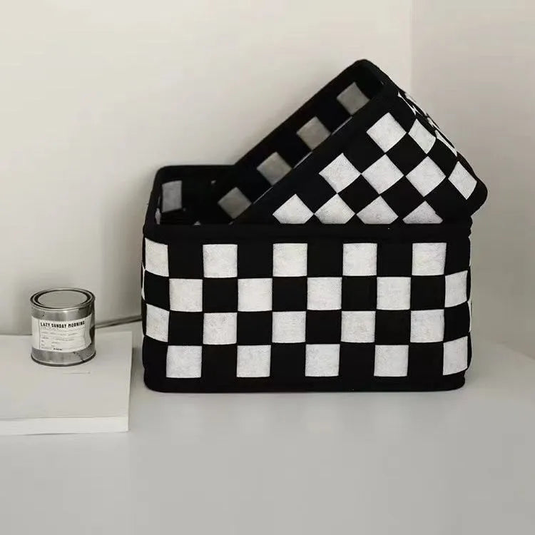 Checkerboard patterned felt storage basket with dimensions 37×29×19.5cm
