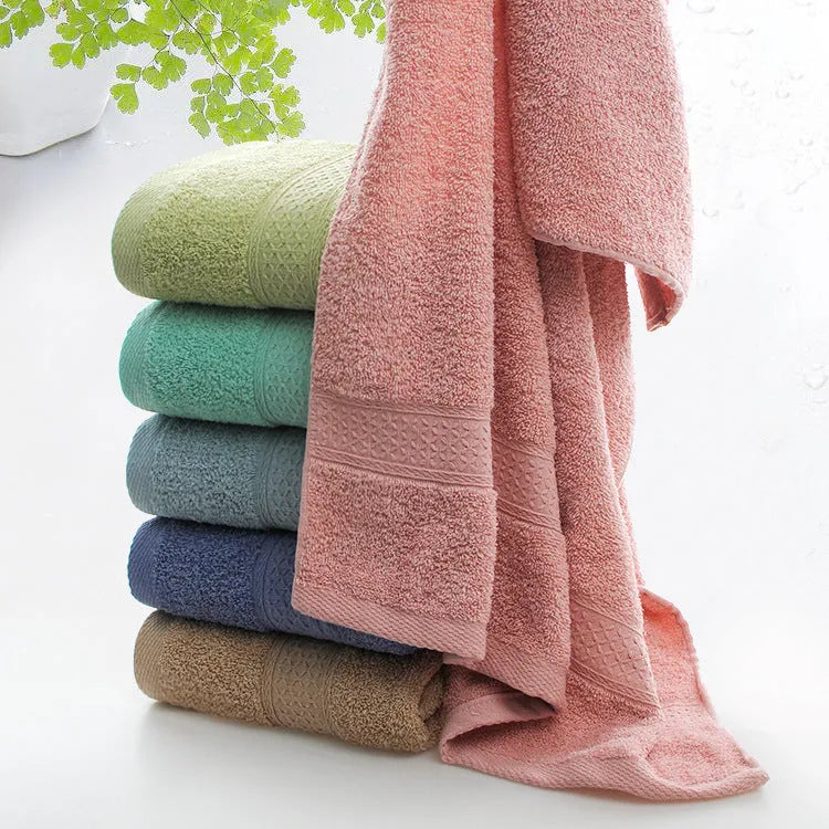 Thickened cotton blend bath towel in Apple green, suitable for beach and bathroom use