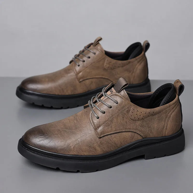 Men's leather shoes in black or brown with sewing line detailing on cowhide upper and rubber sole