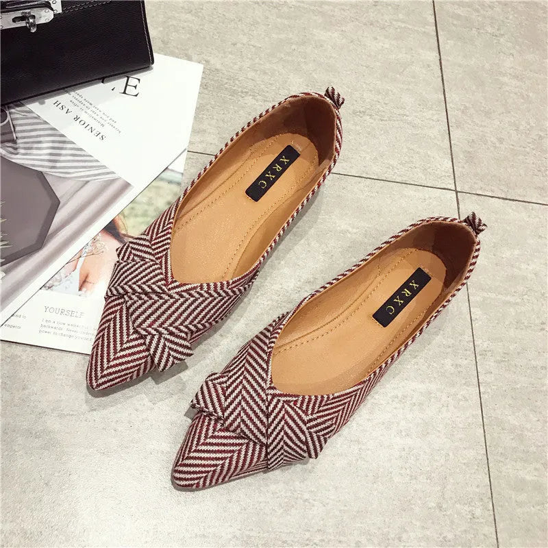 Women's pointed toe cotton shoes with low heel in black and red colour options