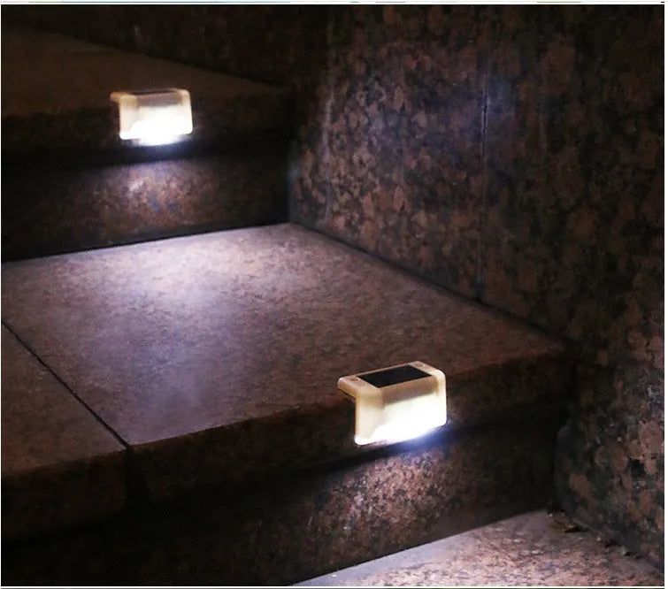 Solar railing light IP65 waterproof LED step light 44x45x80mm white shell 4-pack with solar panel