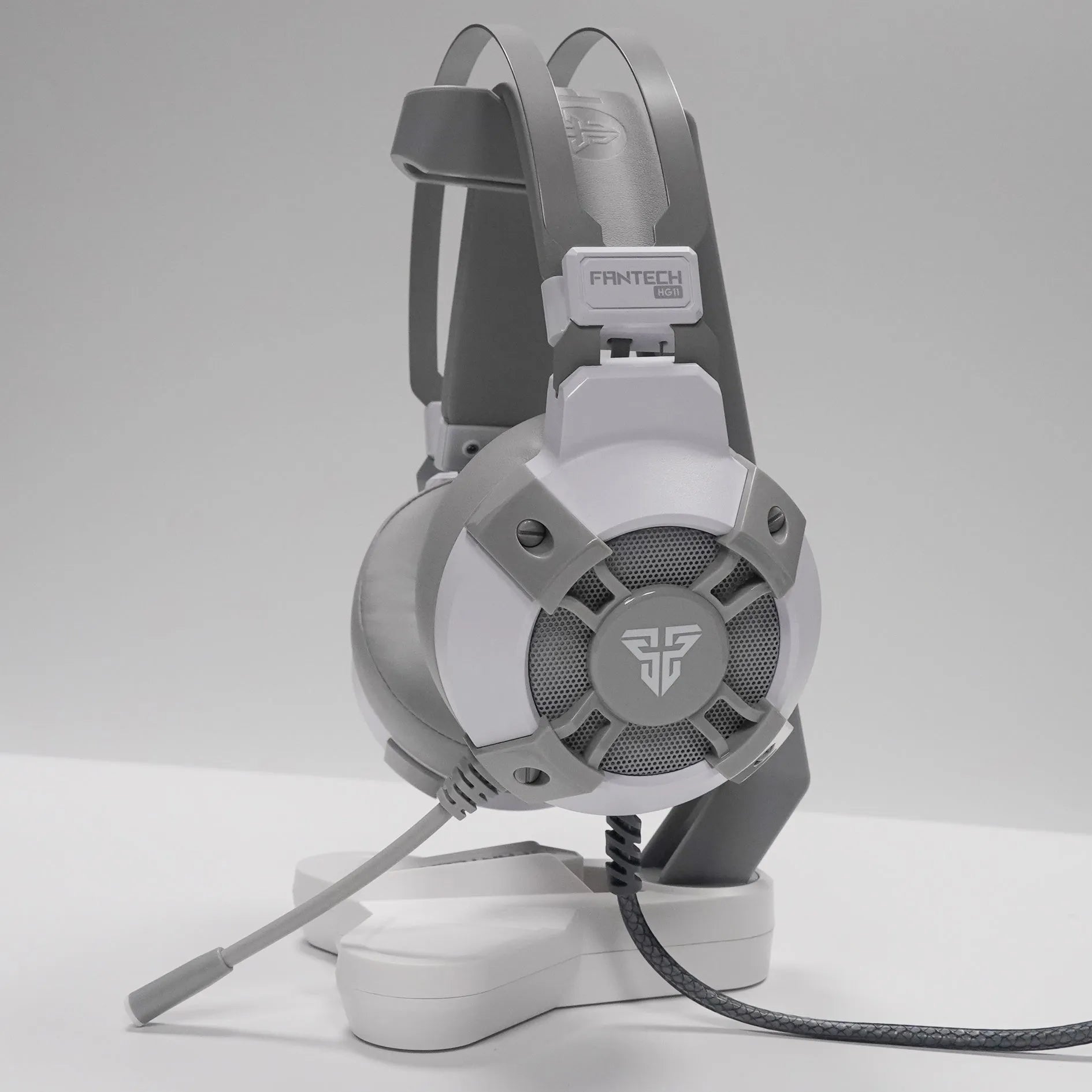 Black FANTECH HG11 USB gaming headset with RGB lights and noise reduction microphone