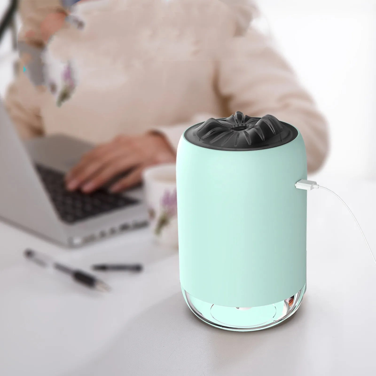 Magic Flame columnar humidifier in light blue colour with USB cable connection