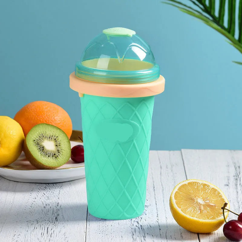 New mint green smoothie cup with lid and straw spoon, 201ml capacity, food-grade silicone body