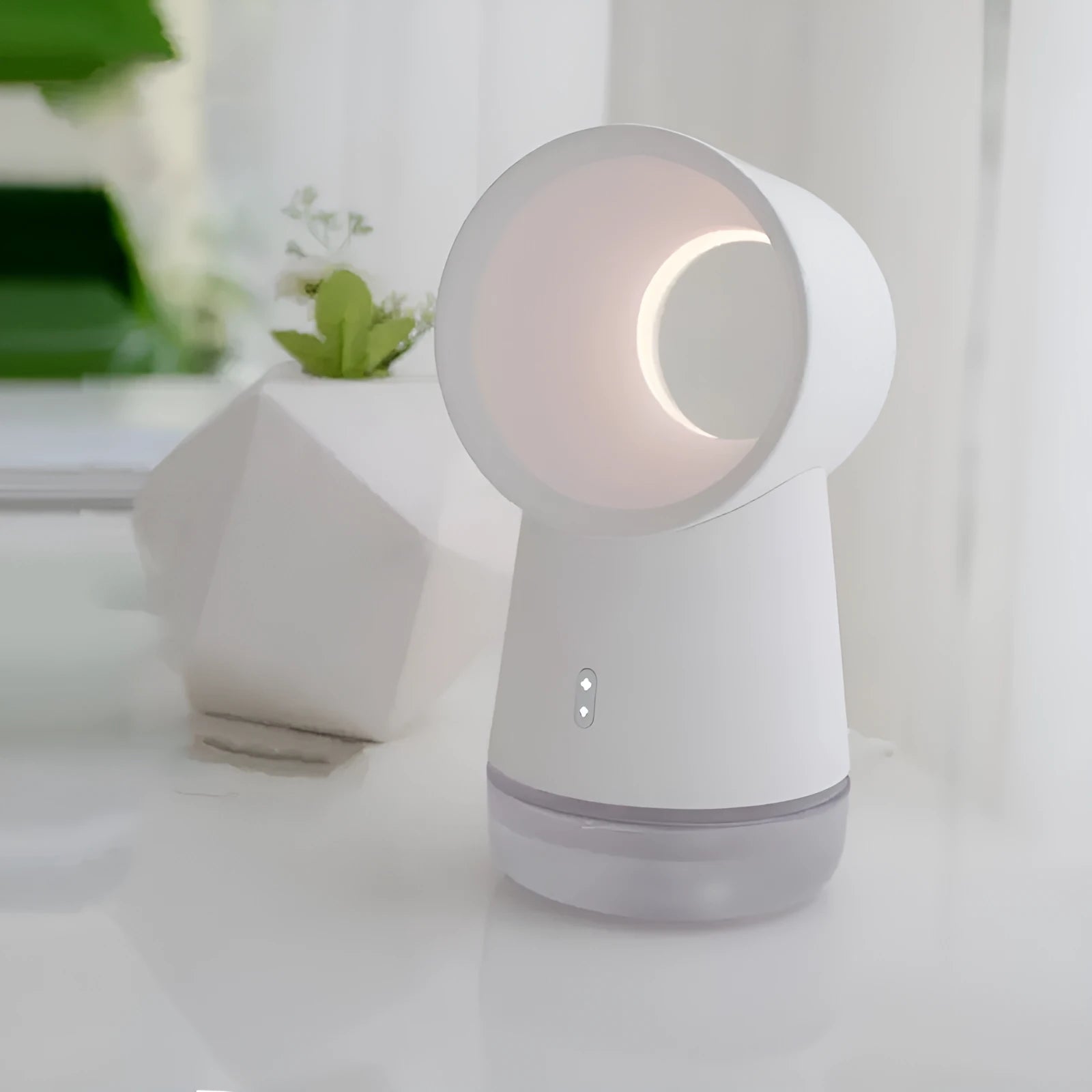 White round desktop humidifier with leafless fan and ultrasonic cool mist, 300ml tank, USB powered