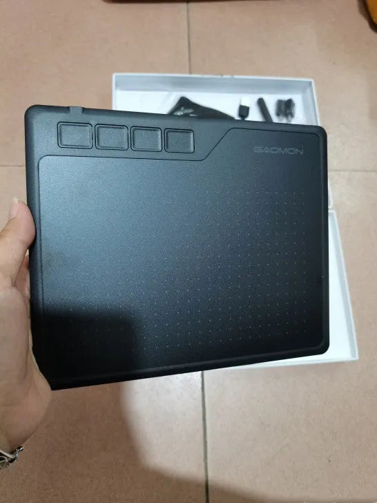 GAOMON S620 drawing board in standard colour with USB interface and electromagnetic pressure induction