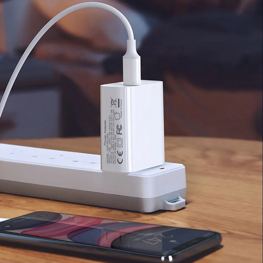 FDGAO 18W PD fast charging plug white dual USB Type-C UK plug for Apple iPhone 12