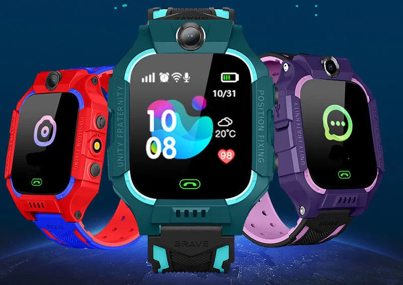Z6 Q19 children's GPS smartwatch in green colour showing its 1.44-inch touch screen on a wrist.