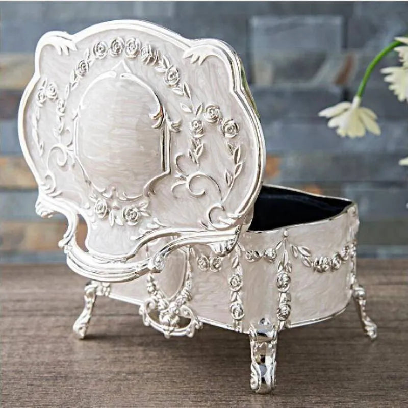 Hangkai European jewellery box in silver enamel finish with zinc alloy construction, three sizes available