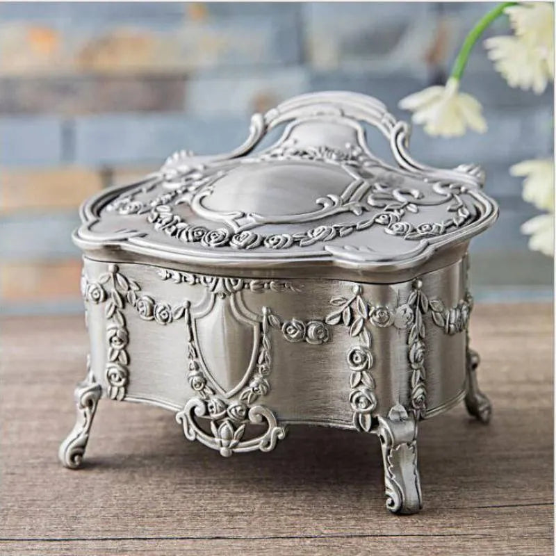 Hangkai European jewellery box in silver enamel finish with zinc alloy construction, three sizes available
