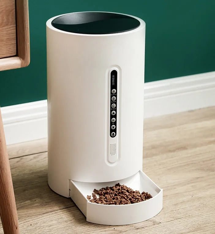 White smart pet feeder with 4.6L ABS plastic body and timed dispensing for dogs and cats