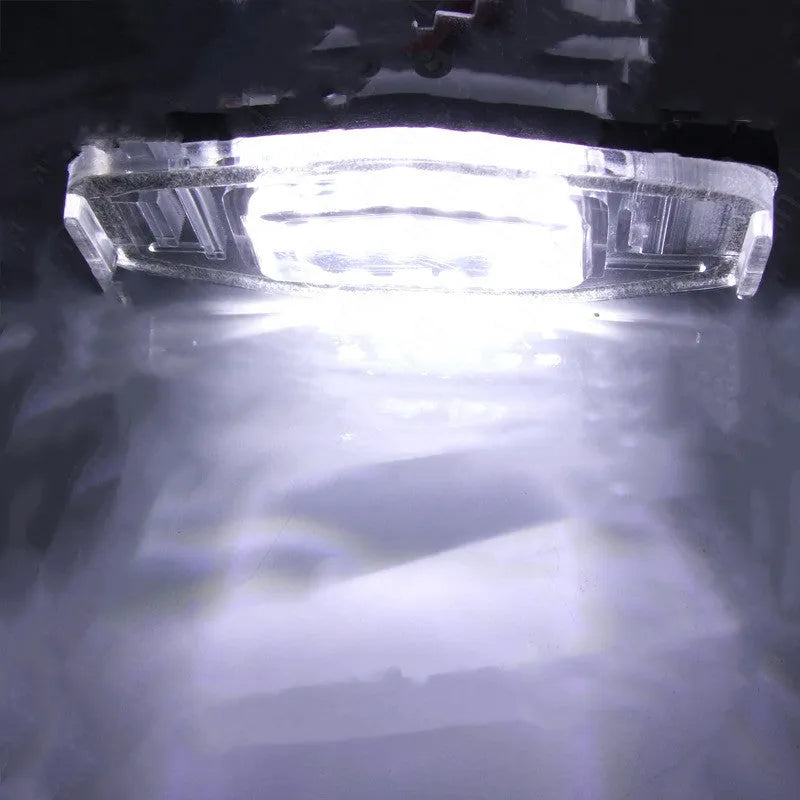 White 12V 2.8W LED license plate light for Honda Civic with plastic housing and cool white illumination