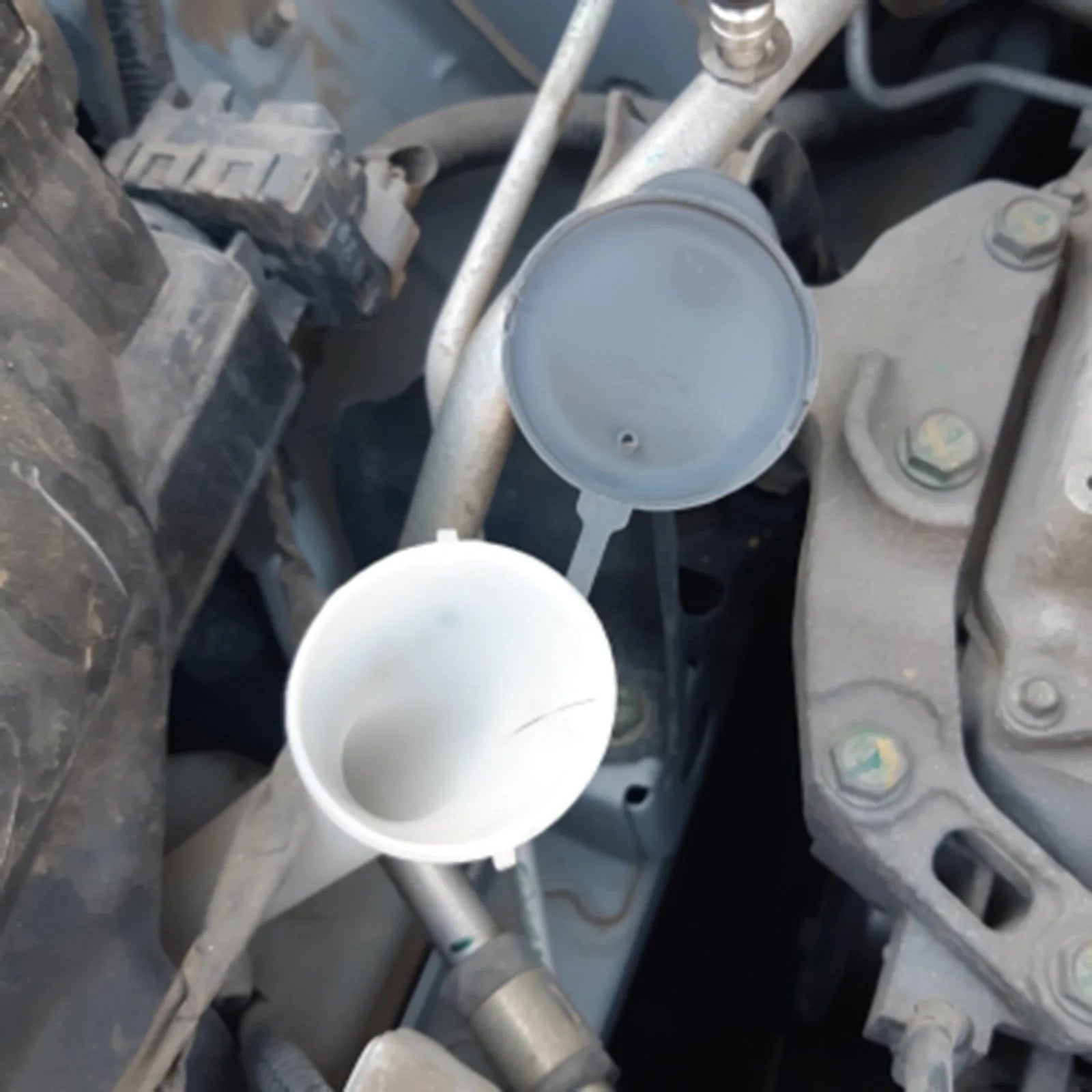 Grey glass kettle cover for Nissan Teana with part number 289133RA1A
