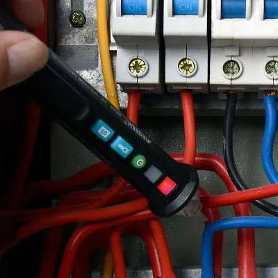 Intelligent Checkpoint test pencil with sensor tip for non-contact voltage detection