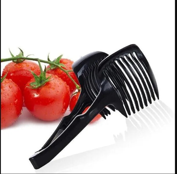 Plastic fruit and veggie cutting holder with gap for slicing tomatoes, 18.5cm x 8cm, black or green random colour