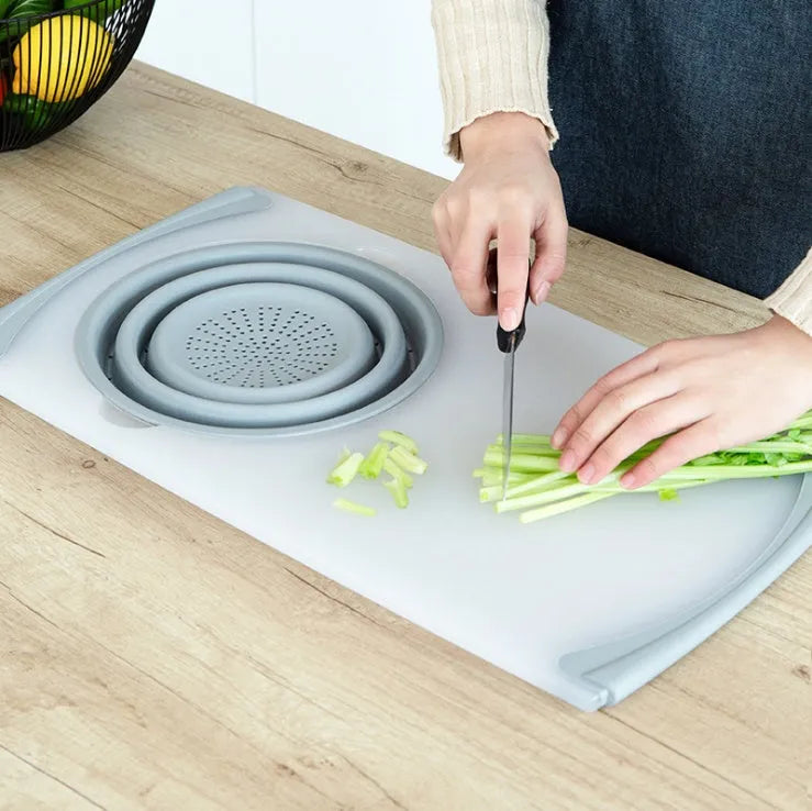 Multi-functional 3-in-1 chopping board with detachable folding drain basket in grey, 50x28.5cm