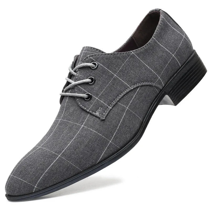 Men's casual canvas leather lace-up shoes with grid pattern, black colour, low heel