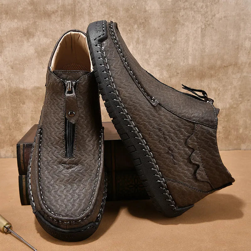 Men's low-top slip-on loafers in black brown or grey with round toe and rubber sole