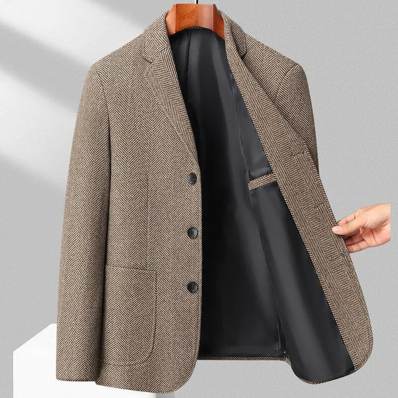 Man wearing a classic loose-fit solid colour woolen coat for spring or autumn.