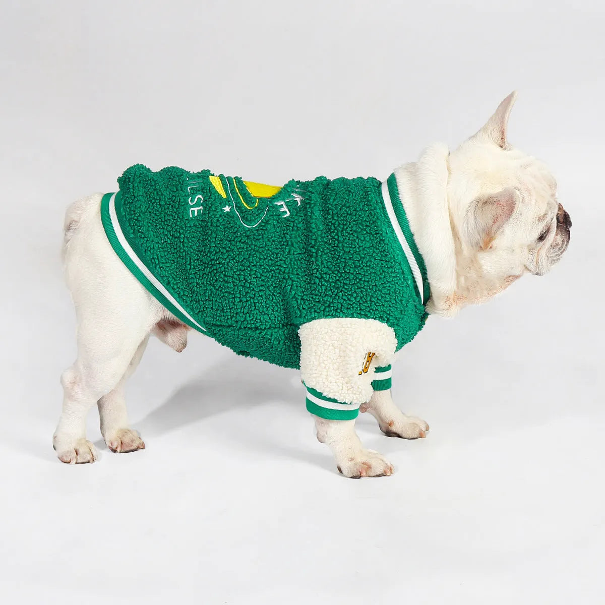 Green fleece-lined dog coat for winter, available in sizes L to 4XL, made of cotton and polyester