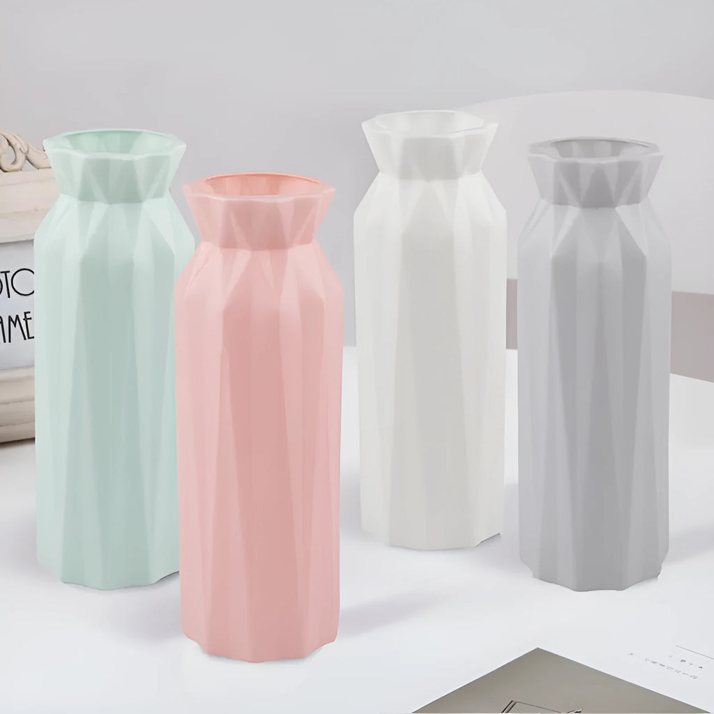 Melamine plastic vase in green colour with 7.2cm base diameter for floral arrangements