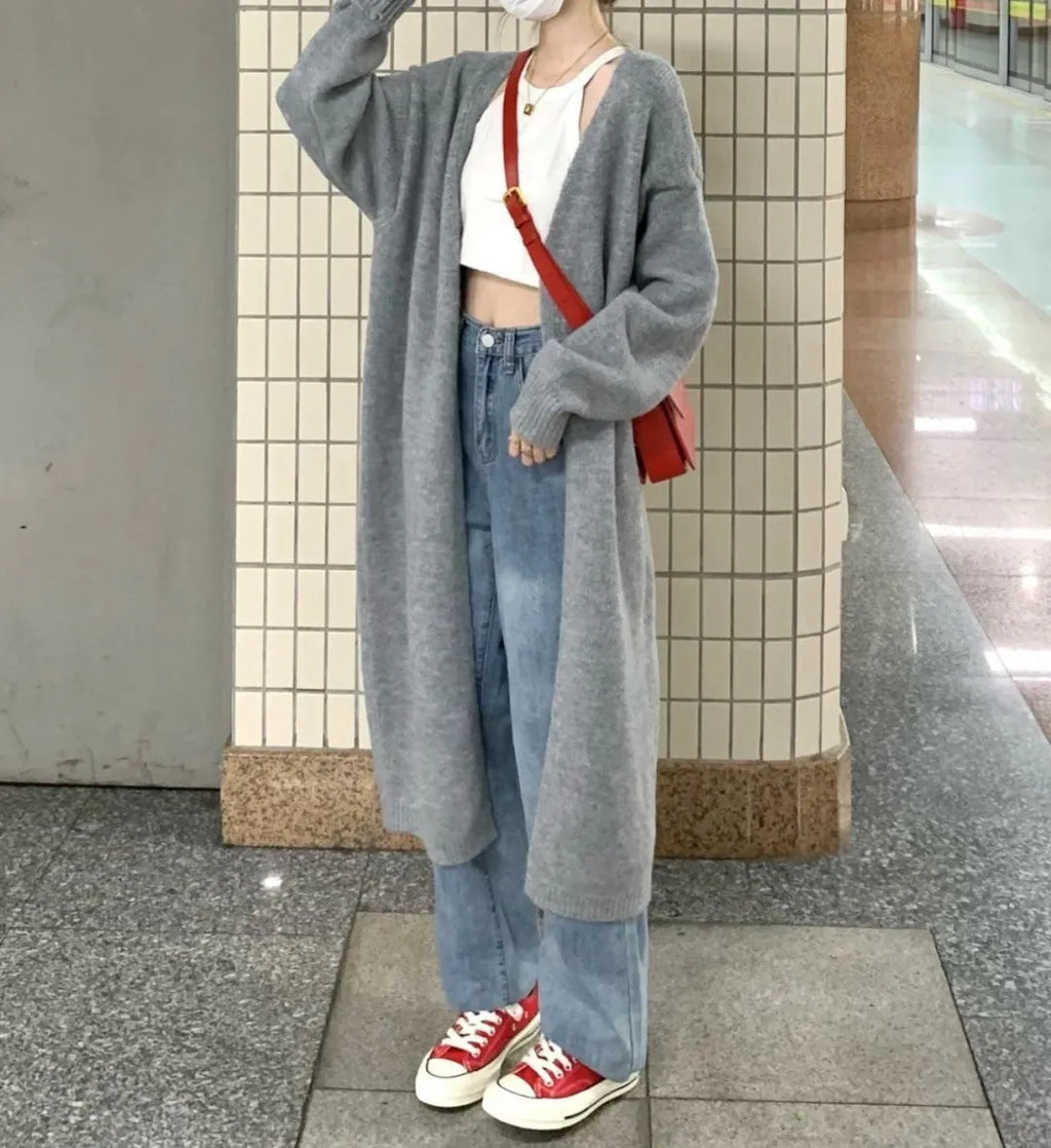 Loose women's cardigan sweater in thick chenille fabric with 3D pattern effect and medium 65cm length