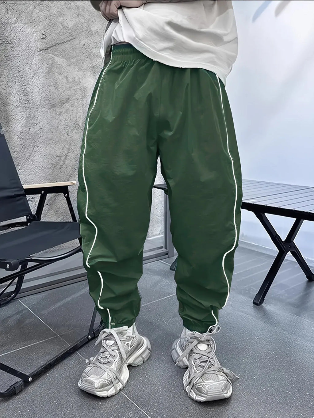 Men's loose-fit casual cropped trousers in bamboo fibre, shown in one of six colour options.