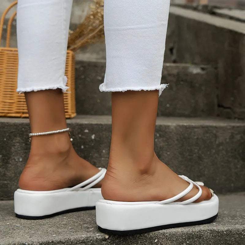 Thick bottom flip-flops with herringbone PU upper and rubber sole in various summer colours