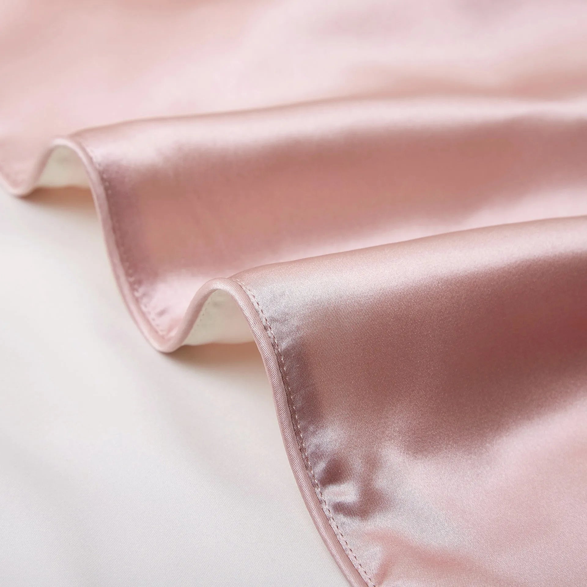 100% mulberry silk pillowcase 48x74cm palace luxury style with inlaid rope edge in champagne gold