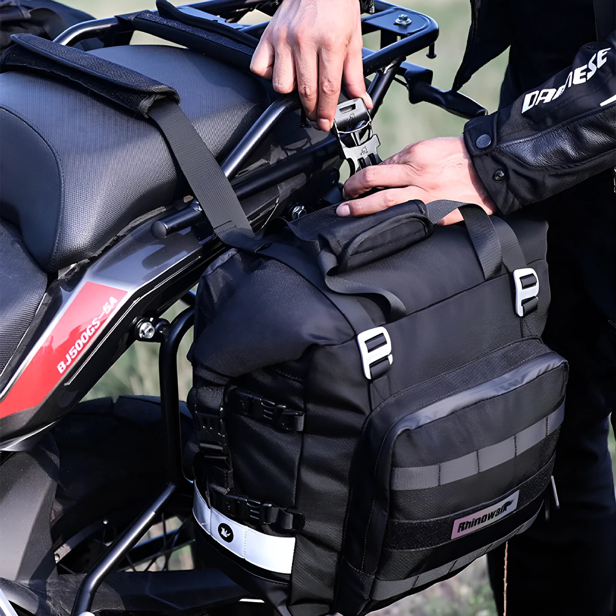 20L quick release motorcycle side bag in black polyester with straps
