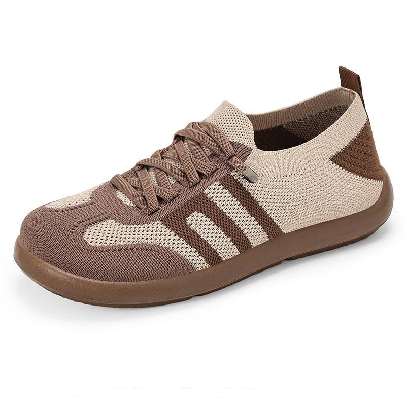 Summer retro German training shoes with Flyknit upper in black, low-top, flat heel PU sole