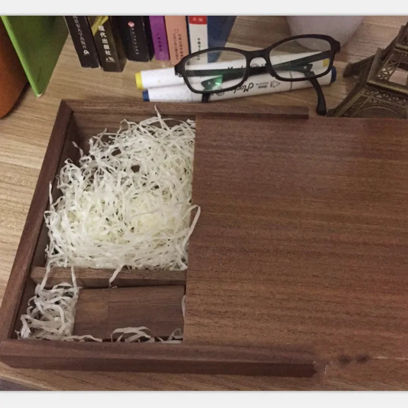 USB 3.0 wooden U disk 32GB in khaki finish with large square wooden box