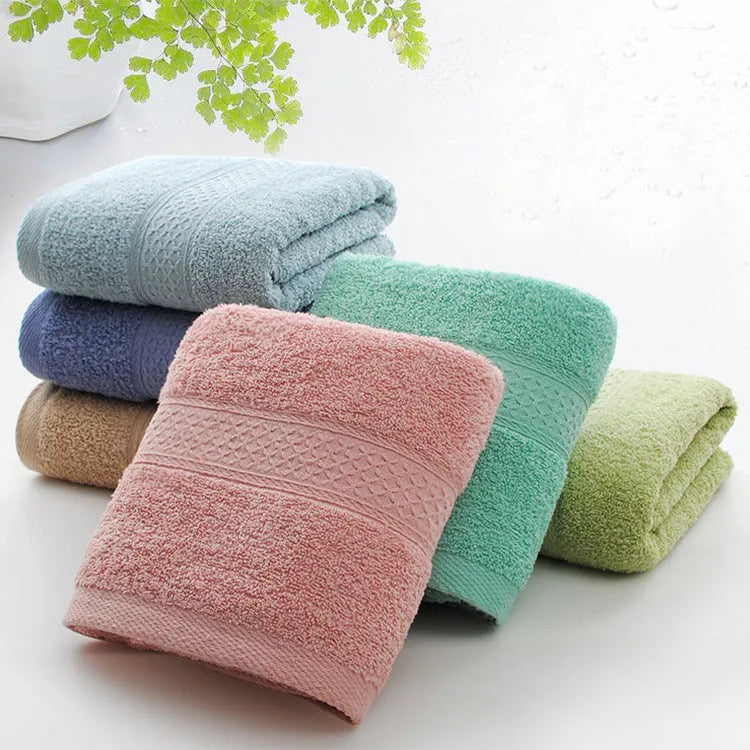 Thickened cotton blend bath towel in Apple green, suitable for beach and bathroom use