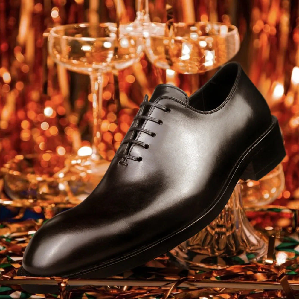 Shoesmen's handmade black formal leather oxfords with lace-up closure and round toe, genuine cowhide upper