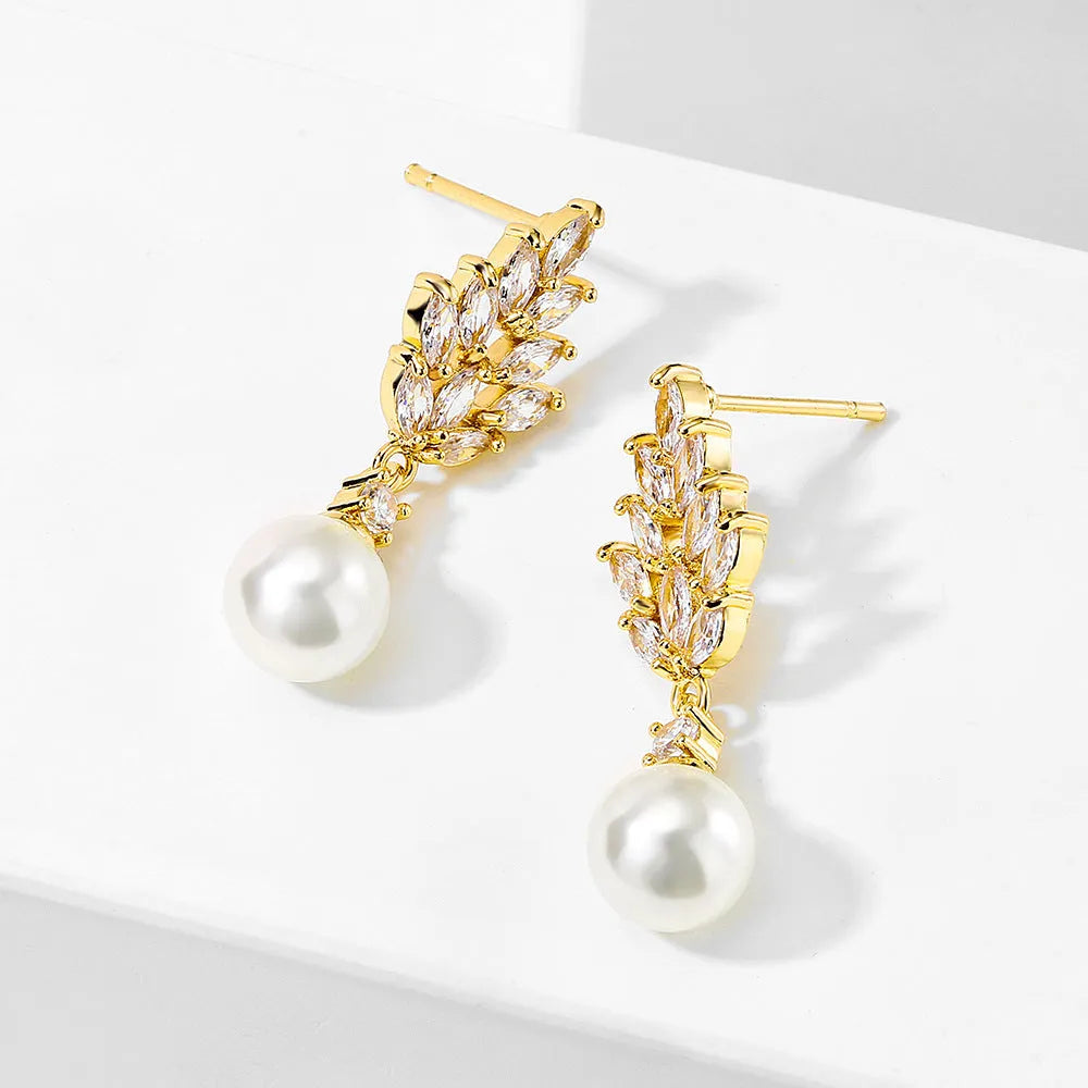 Micro geometric flower earrings with zircon accents in gold, platinum and rose gold plating colours
